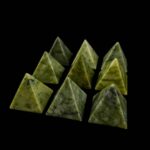 Žad piramida manji #5121 (3)